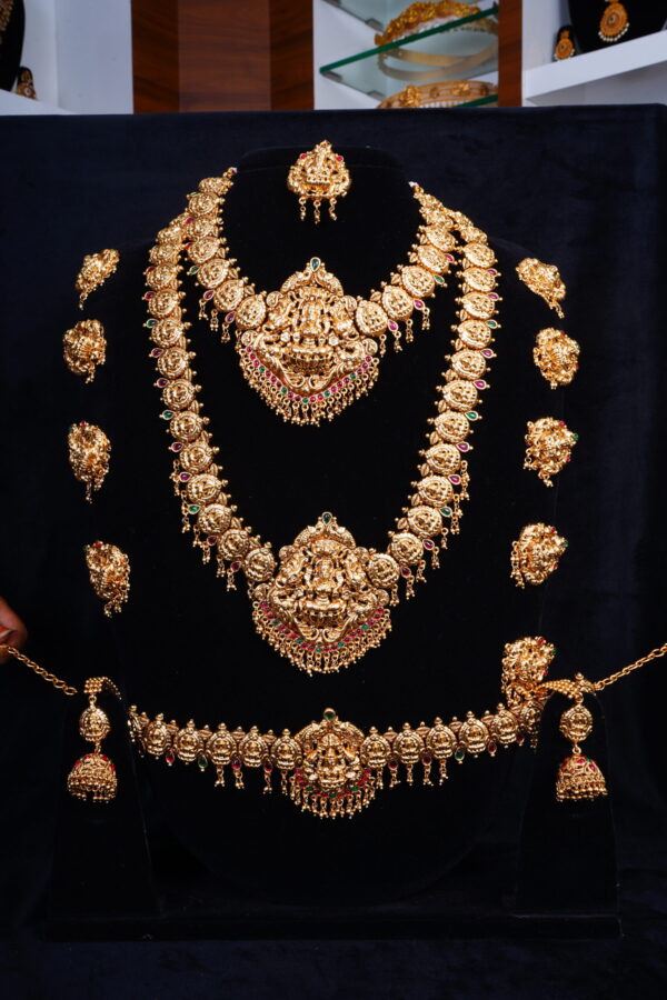 Antik Bridal Jwellery