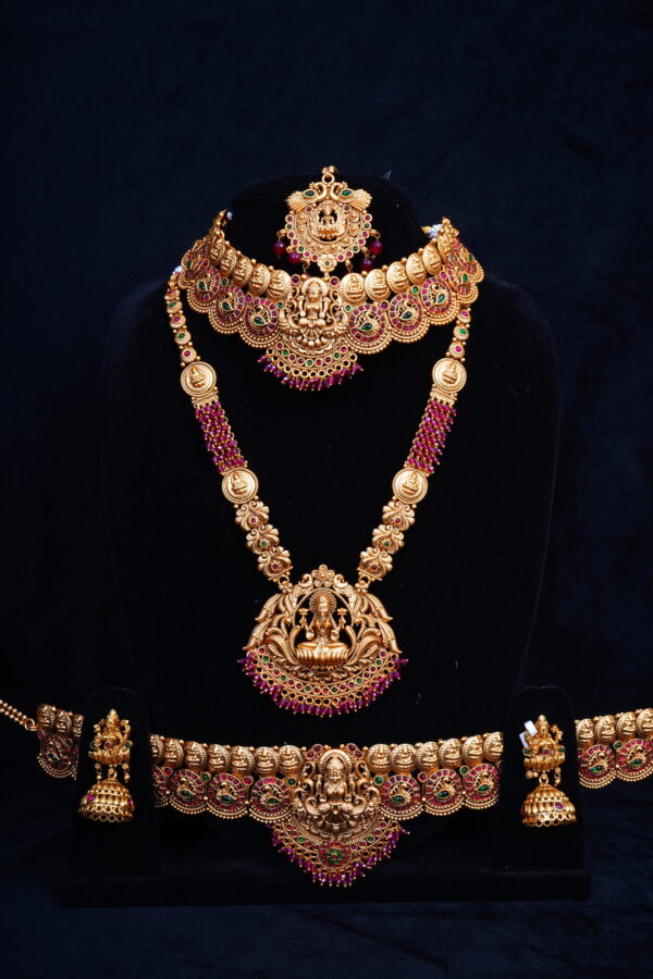 Antik Bridal Jwellery