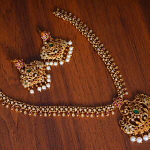 Elegant Multistone Neckalce Set