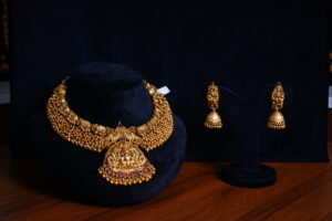 antik choker set