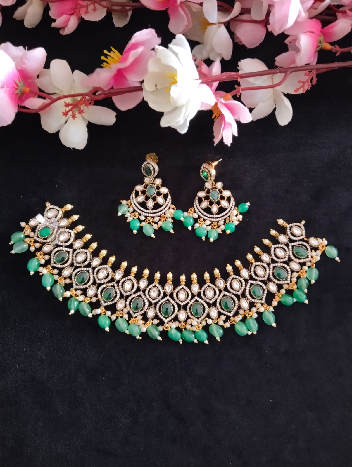 Royal Victorian Antique Necklace – Timeless Vintage Elegance